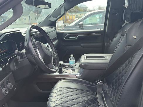 Used 2022 Chevrolet Silverado 1500 RST image 8