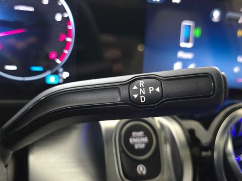 Certified 2025 Mercedes-Benz GLB 250 4MATIC image 35