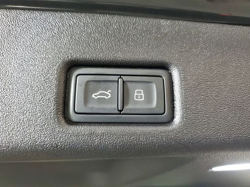 Used 2025 Audi Q5 Prestige AWD/4WD image 10