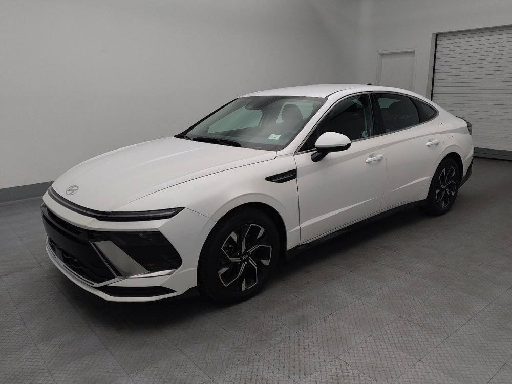 Used 2025 Hyundai Sonata SEL FWD image 2