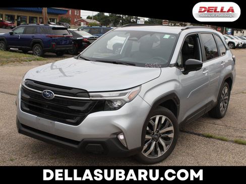 Used 2025 Subaru Forester Touring AWD/4WD image 1