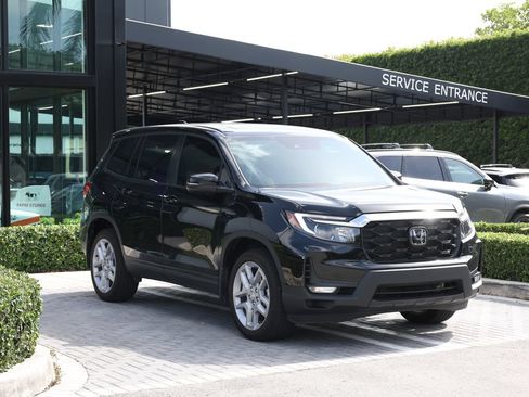 Used 2025 Honda Passport EX-L image 2