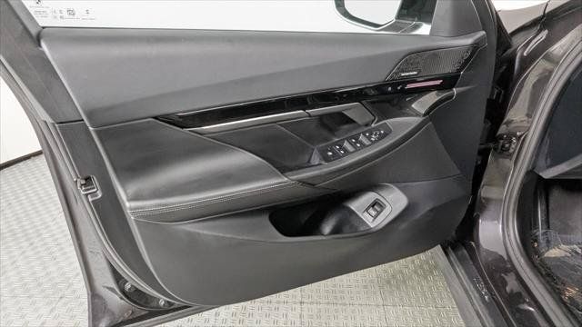 Used 2025 BMW 530i w/ Premium Package RWD image 13