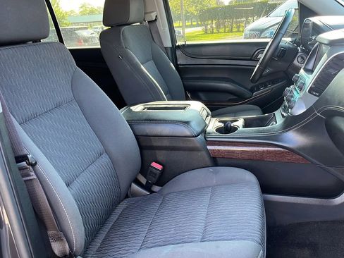 Used 2017 GMC Yukon SLE w/ SLE Value Package image 15