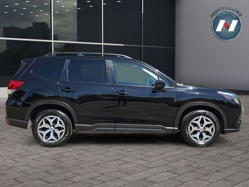 Used 2024 Subaru Forester Premium AWD/4WD image 6