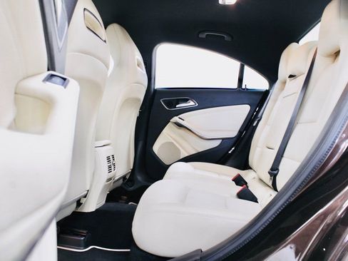 Used 2019 Mercedes-Benz CLA 250 image 28