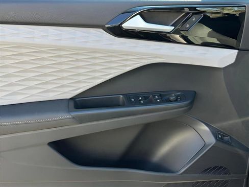 Used 2024 Volkswagen Taos S image 23