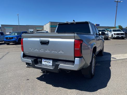 Used 2024 Toyota Tacoma SR5 AWD/4WD image 21