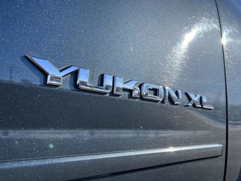 Used 2020 GMC Yukon XL SLT image 3