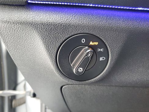 Used 2019 Volkswagen Jetta SEL w/ Cold Weather Package image 13