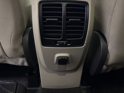 Used 2017 Ford Escape SE image 31