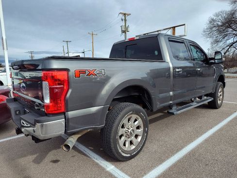 Used 2019 Ford F250 Lariat w/ Chrome Package image 4