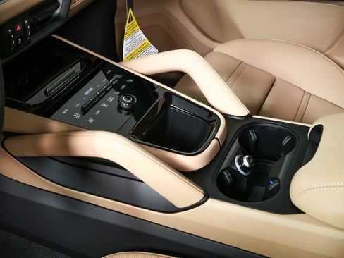 New 2026 Porsche Cayenne S image 19