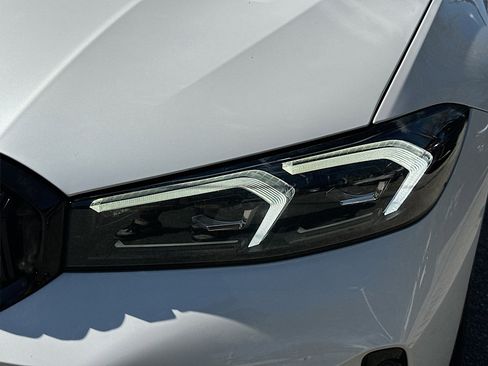 Used 2023 BMW 330i Sedan w/ M Sport Package image 30