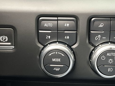 Certified 2024 GMC Sierra 1500 AT4 w/ Technology Package image 17