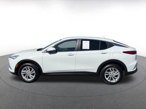 Used 2025 Buick Envista Preferred image 9