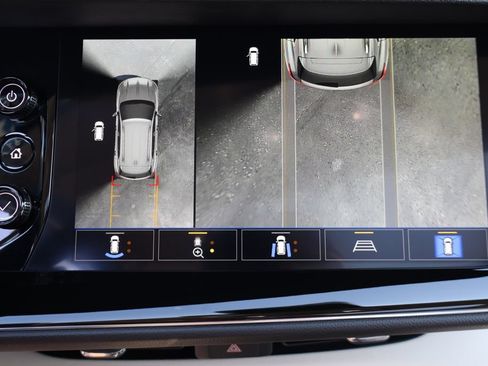 Used 2023 Buick Envision Avenir AWD/4WD image 23