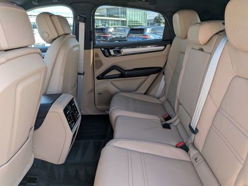 Used 2023 Porsche Cayenne S image 20