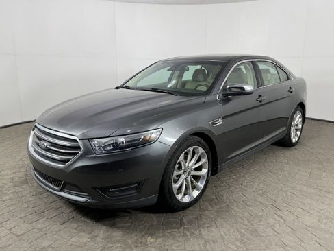 Used 2018 Ford Taurus Limited FWD image 3