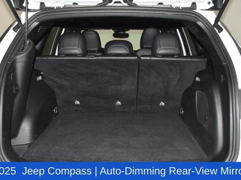 Used 2025 Jeep Compass Latitude w/ Sun & Sound Group AWD/4WD image 30