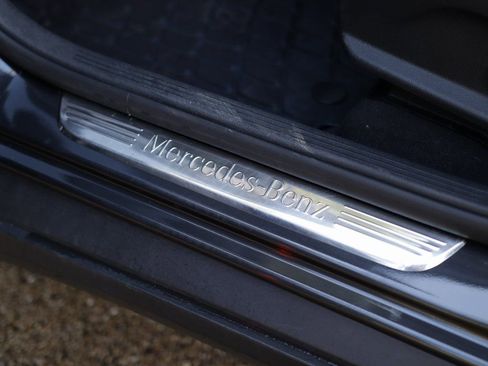 Used 2021 Mercedes-Benz GLC 300 4MATIC image 21