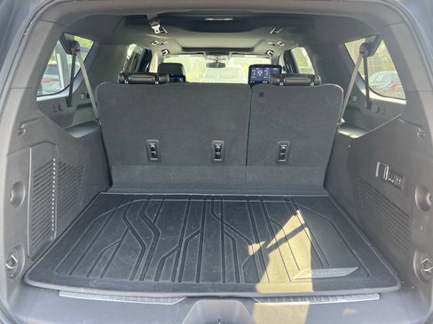 Used 2021 Chevrolet Suburban RST w/ Luxury Package AWD/4WD image 34