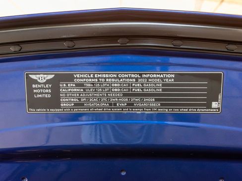 Used 2022 Bentley Bentayga AWD/4WD image 34