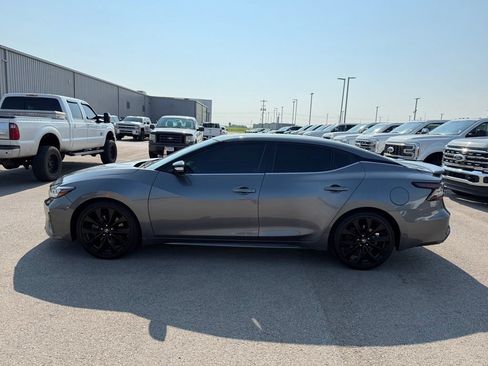 Used 2019 Nissan Maxima SR w/ Premium Package FWD image 19