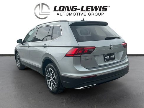 Used 2020 Volkswagen Tiguan SE w/ Panoramic Sunroof Package FWD image 4