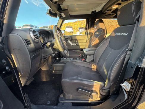 Used 2014 Jeep Wrangler Rubicon w/ Power Convenience Group image 9