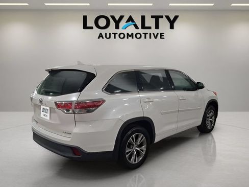 Used 2014 Toyota Highlander Plus AWD/4WD image 5