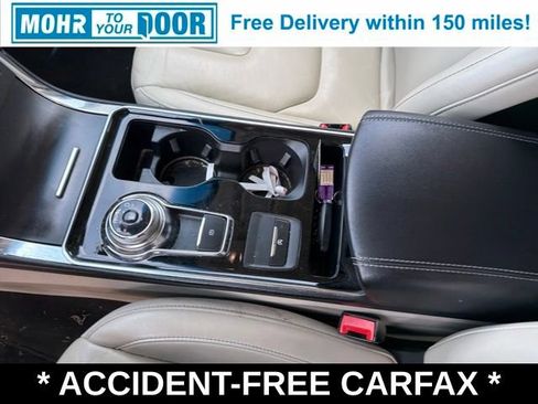 Used 2019 Ford Edge Titanium FWD image 23