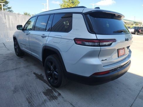 New 2025 Jeep Grand Cherokee L Limited w/ Luxury Tech Group II image 28