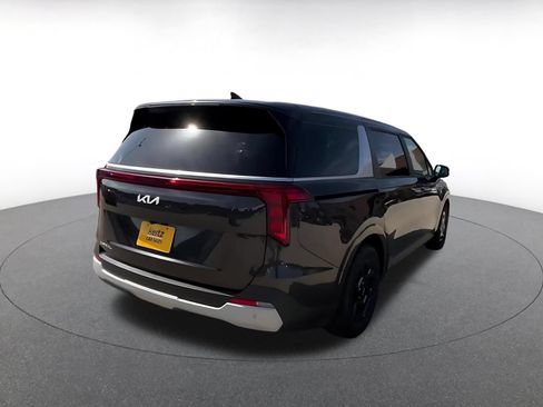Used 2026 Kia Carnival FWD image 14