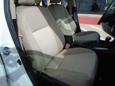 Used 2014 Toyota Corolla LE FWD image 9