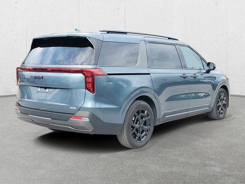 Used 2025 Kia Carnival SX w/ SX Dark Edition Package image 6