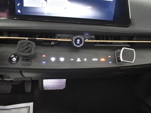 Used 2024 Nissan Ariya AWD image 27