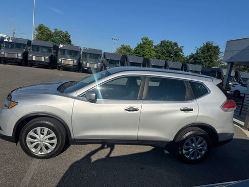 Used 2016 Nissan Rogue S AWD/4WD image 8