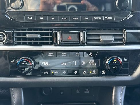 Certified 2024 Nissan Pathfinder SL image 29