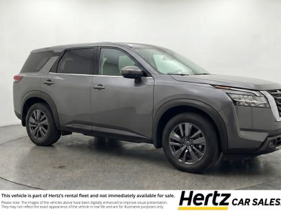 Used 2025 Nissan Pathfinder SV