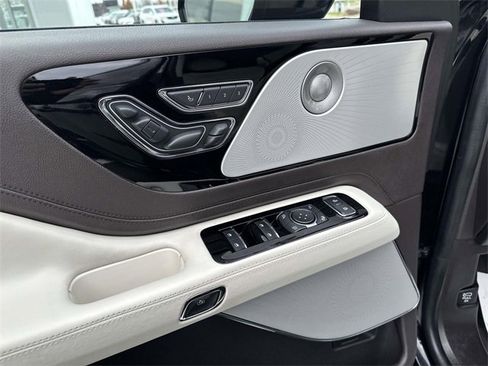 Used 2023 Lincoln Aviator Black Label w/ Jet Package image 47