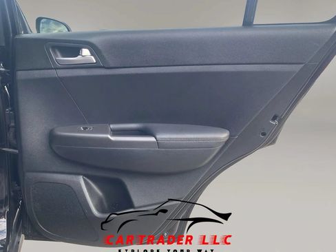 Used 2017 Kia Sportage LX FWD image 17