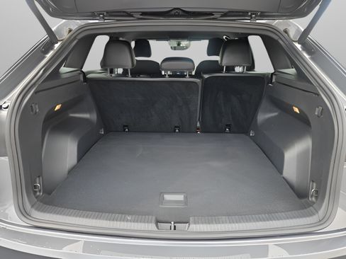 Used 2021 Volkswagen Atlas Cross Sport SE FWD image 30