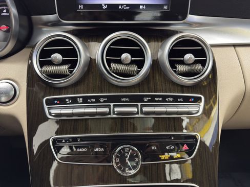 Used 2018 Mercedes-Benz C 300 4MATIC Sedan w/ Premium Package image 15