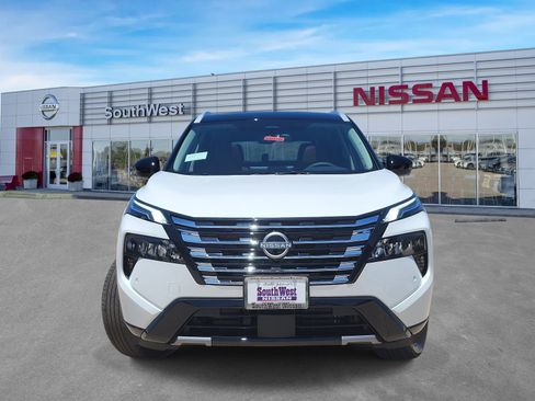 New 2026 Nissan Rogue Platinum AWD/4WD image 2