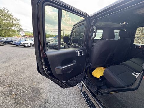Used 2021 Jeep Gladiator Sport AWD/4WD image 22