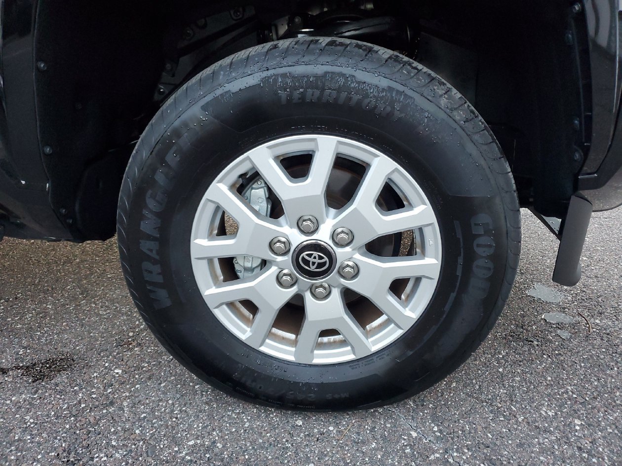 Used 2026 Toyota Tacoma SR5 AWD/4WD image 5