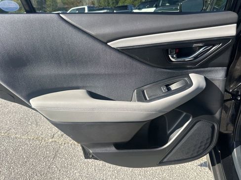 Used 2022 Subaru Outback Premium image 25