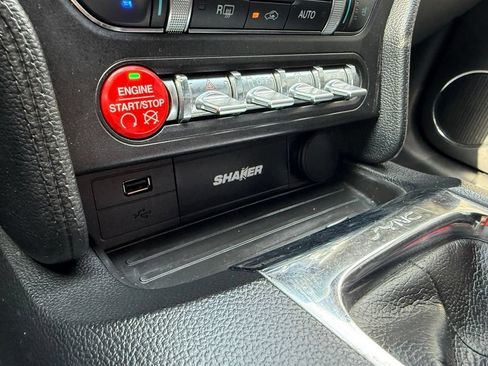 Used 2017 Ford Mustang GT Premium RWD image 31
