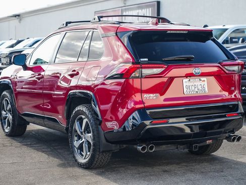 Used 2021 Toyota RAV4 SE w/ Weather & Moonroof Package image 6